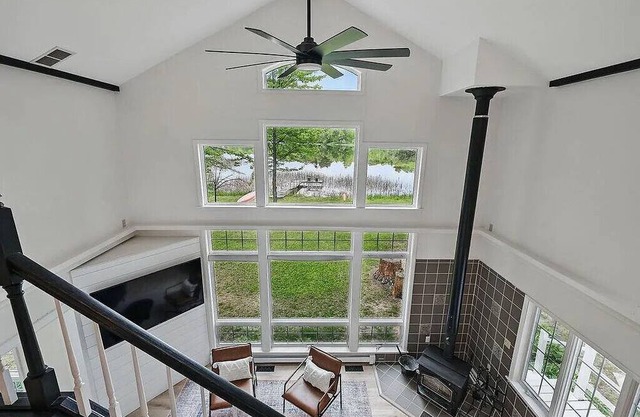 Family friendly lake house n -Lucky Rose Escape-