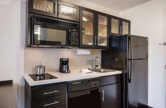 4 Units | Extended Boston Stay | Kitchen & Laundry | Near Aquarium & Fenway