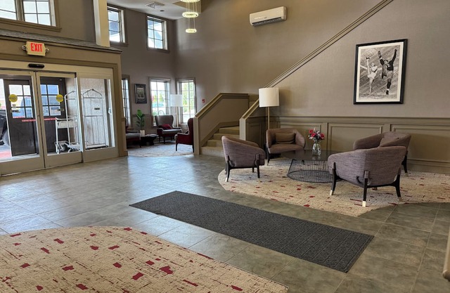 Cozy hotel in charming South Bend with fitness room, AC