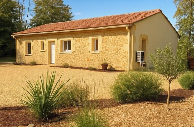 La Pierre Dorée - Love Room - Private Jacuzzi - Romantic getaway in Dordogne