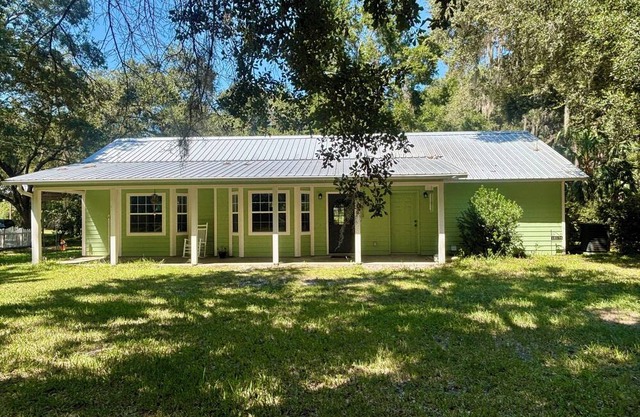 Charming 3-bedroom house in Trenton near Florida Springs