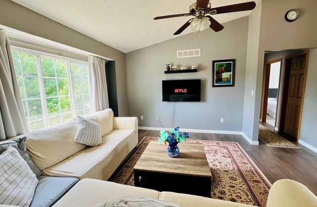 Cozy & clean 4BD house in Grand Rapids