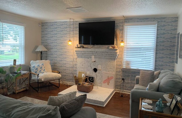 Quaint house in small town of Snow Hill, MD.Centrally located to 3 local beaches