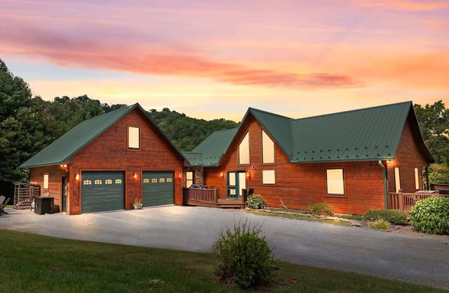 ‼️Cozy 3BR Bloff Hytte w/Mountain Views and BBQ