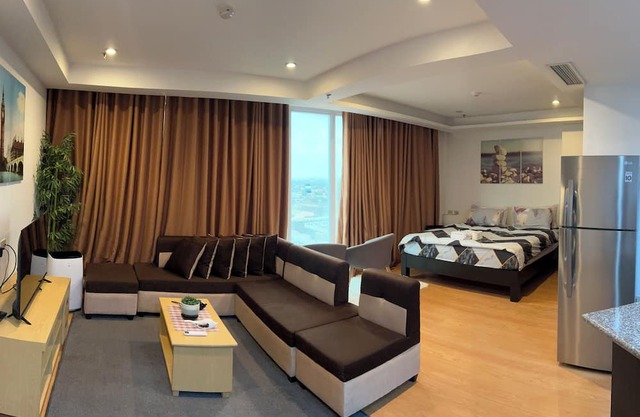 The Penthouse Hotel and Residences with Mt. Arayat View beside walking street