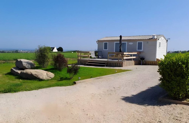 Mobile Home 'Ty Reuniou' with Sea View, Private Terrace and Private Garden