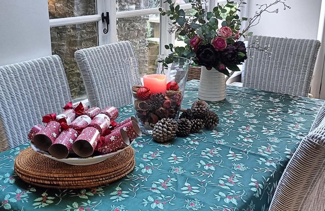 Classic Two Bedroom 17th Century Cottage Situated in Southrop,in the Cotswolds