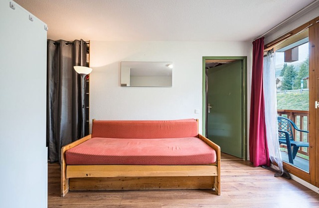Apartment 'Bds1 37 4/5 Sleeps' with Mountain View, Balcony and Wi-Fi