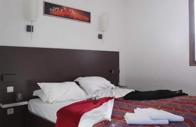 Beautiful Views in the South of France! 2 Comfortable Units! Parking Available!