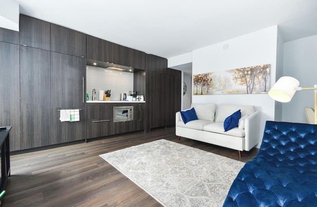 yorkville downtown toronto condo