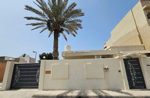 Villa Andalusia - 4-bedroom Villa in Tripoli's Top Neighborhood