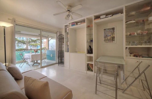 One bedroom apartment in the center of Cannes walking distance to the Palais des Festivals and beach - 2198