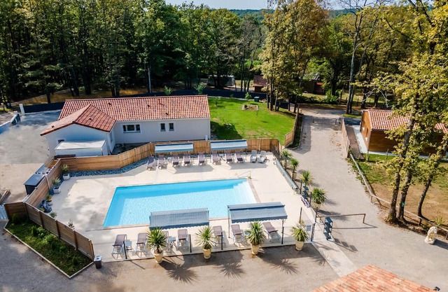Authentic Stay in Dordogne – Comfortable Gîte with Heated Pool