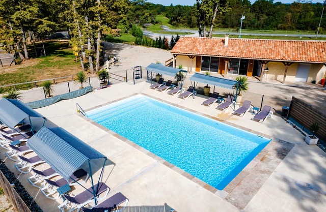 Authentic Stay in Dordogne – Comfortable Gîte with Heated Pool