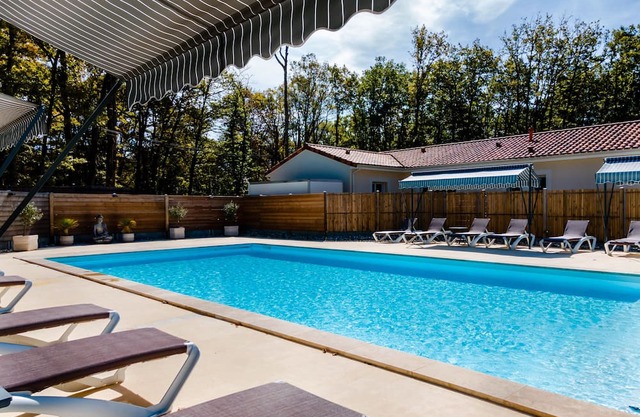 Authentic Stay in Dordogne – Comfortable Gîte with Heated Pool