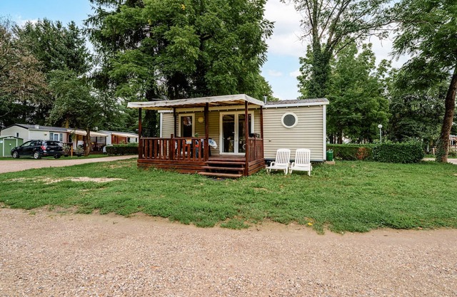 Apartment 'Lydia's Mobile Home' with Shared Pool, Private Terrace and Private Garden
