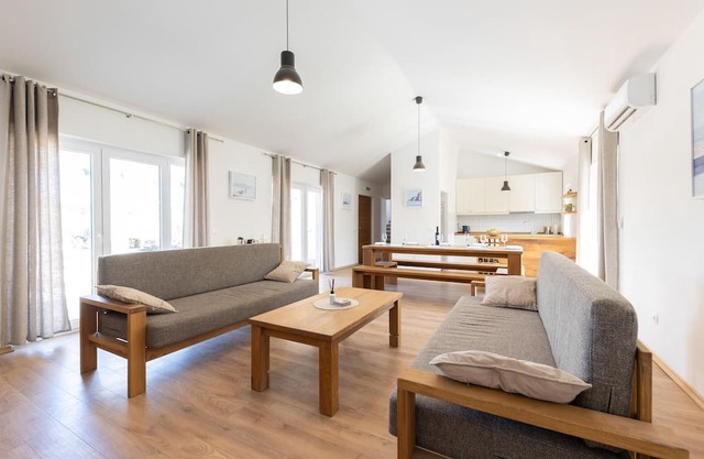 Pet friendly home in Grubine