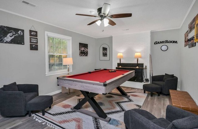 Lexington Leisure House- 4BR w/Pool & Games