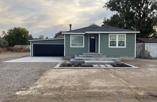 3-bedroom house in Grand View with AC