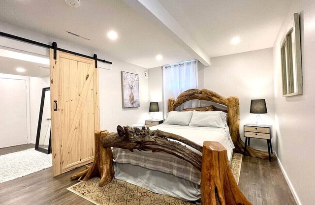 Clean and Bright 2 Bedroom Lower Suite!