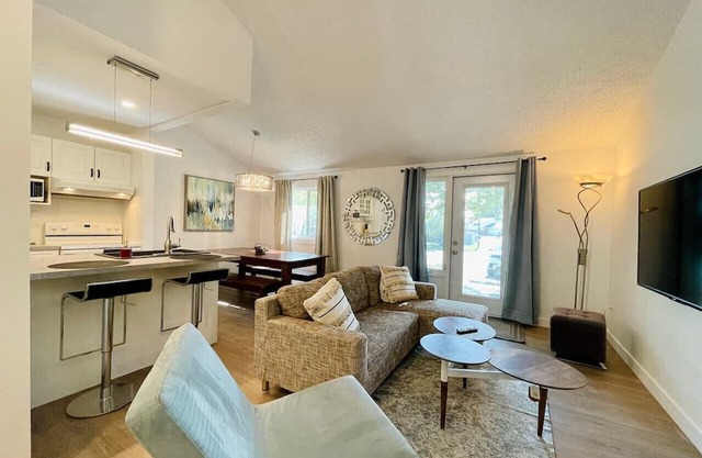 Pet-friendly Renovated Home Near University!