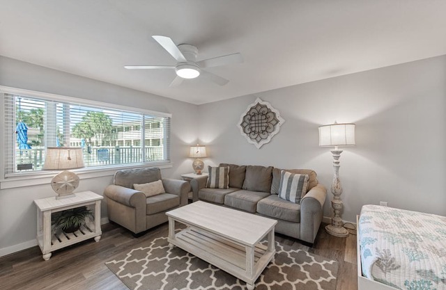 Roomy 1 BDRM block from the BEACH Large Pool w/a Private Courtyard