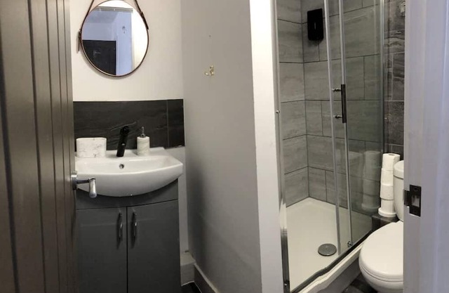 Entire 2 bedroom flat central lincoln