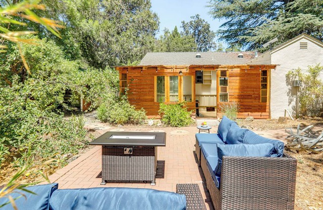 Wine Country Cottage in Historic Fiddletown!