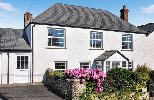 3 bedroom accommodation in Bude