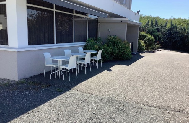 3-star hotel in a quiet setting. All rooms are air-conditioned.