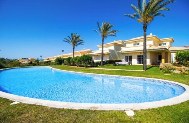Colina da Atalaia - Villa 6 with shared pool