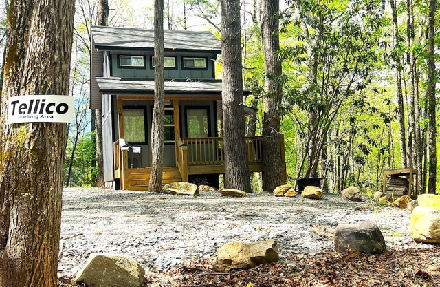 Wayah Ridge Escapes