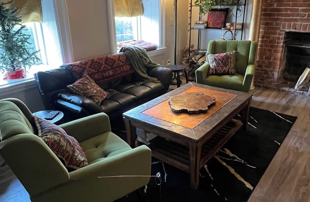 Charming 2BR Bayside Townhome, patio, WiFi, in beautiful Sackets Harbor