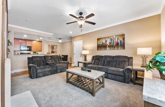 Stylish 3BR Apt with Pool, Gym & Basketball Court