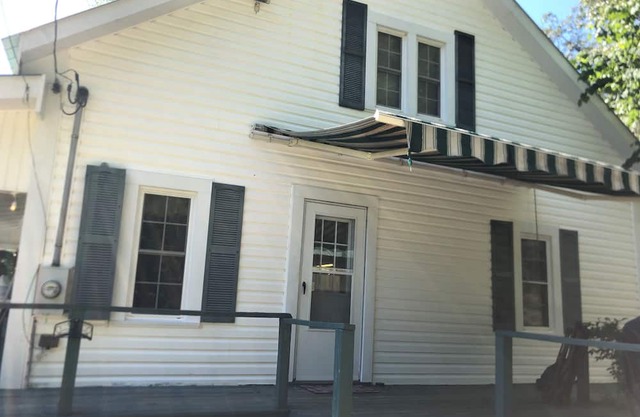4-bedroom house in fabulous Clarkson with AC, WiFi. Enjoy your stay