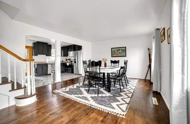 Charming 3-bedroom house > 1 Mile to Lake Huron - AC & Pet Friendly!