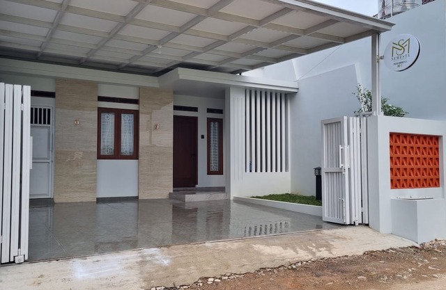 Semesta Lux Family Guesthouse - 3BR house in Lampung with AC, wifi, and kitchen.
