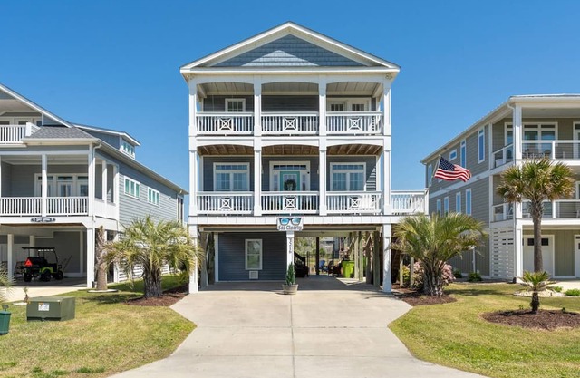 Ocean Views, Large Decks, Dog Friendly, Fenced Yard, Screened in Porch, Fire Pit