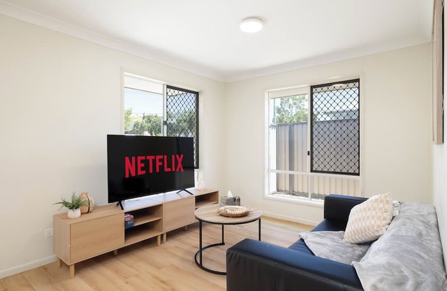 3 Bdr Apt! Aircon! Undercover Parking! 12AS3