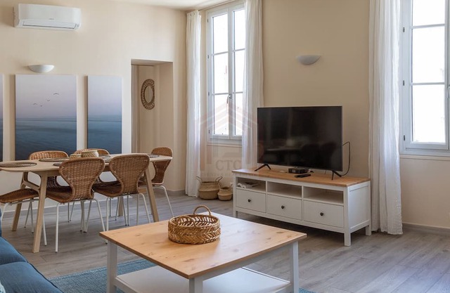 Charming 3-bedroom apartment in delightful Cannes with AC, WiFi