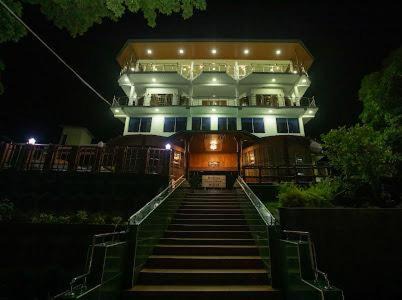 Delma Mount View Hotel