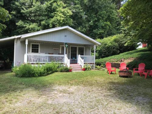 Rosso Veranda Cottage