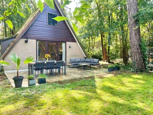 Cozy home near lake & woods