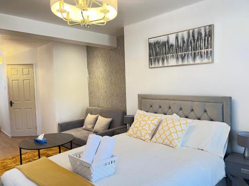 Modern Studio Apartment by Central London