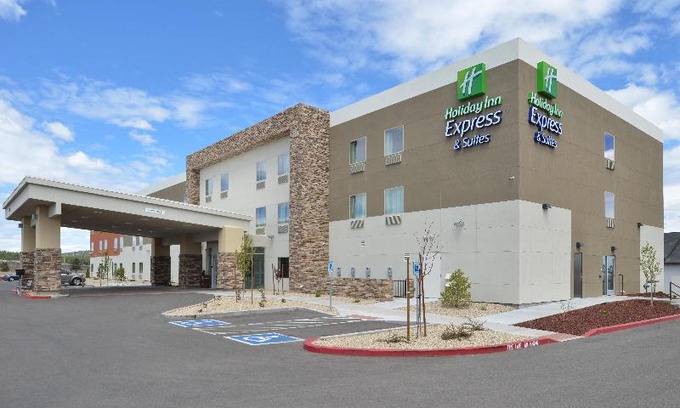 Williams Hotel | Holiday Inn Express & Suites Williams, an Ihg Hotel