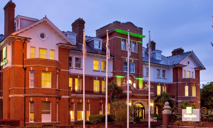 Rushmoor District Hotel | Holiday Inn Farnborough, an Ihg Hotel