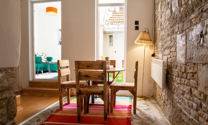 Konak Apartment | Authentic House near Popular Attractions in Izmir