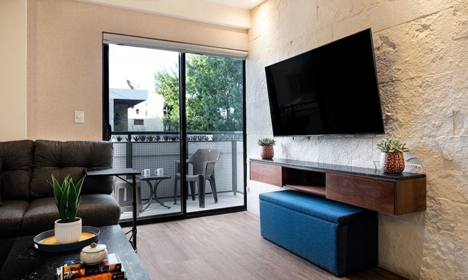 Monterrey Apartment | Spacious, modern with amenities in Tulancingo 2