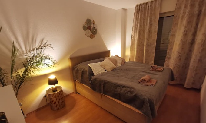 Bad Wilhelmshoehe Apartment | 3-zi. Erdgeschosswohnung,wilhelmshöher Alle,separater Eingang,terrasse,5min Tram
