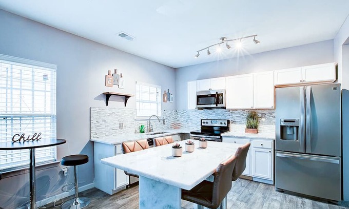 Atlanta House | Hidden Gem! Minutes From Mercedes Benz Stadium!